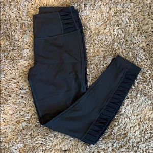 NWOT Victoria’s Secret grey workout leggings!